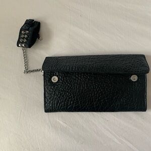 Cuffling bag with chain black